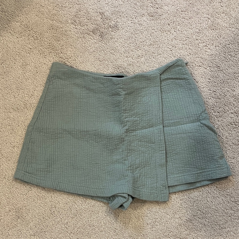 Forever 21 Textured Skort
